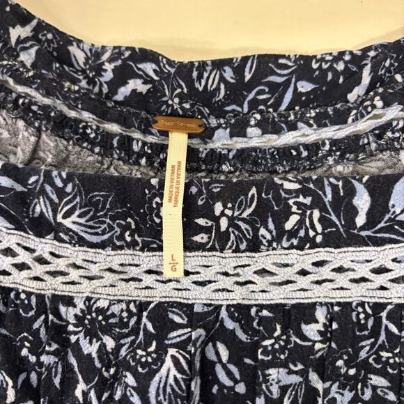Free People Blue and White Oversized Floral Peasant Tunic Size Large RR0843 - Picture 5 of 9